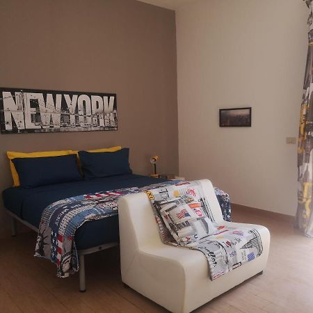 Ferienwohnung Casadei24 Guidonia Exterior foto